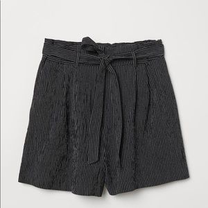 H&M high waisted paperbag shorts